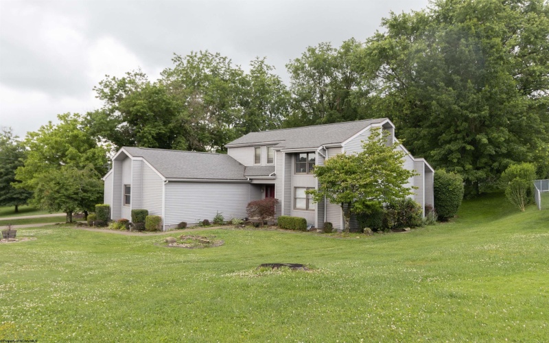 305 Pearcy Avenue, Bridgeport, West Virginia 26330, 4 Bedrooms Bedrooms, 11 Rooms Rooms,2 BathroomsBathrooms,Single Family Detached,For Sale,Pearcy,10160099