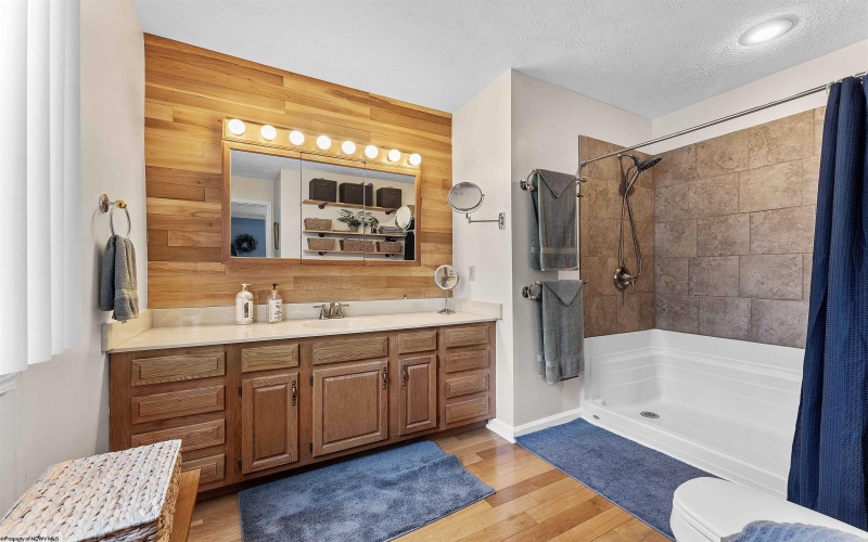 2357 Williamsburg Lane, Fairmont, West Virginia 26554, 4 Bedrooms Bedrooms, 7 Rooms Rooms,3 BathroomsBathrooms,Single Family Detached,For Sale,Williamsburg,10160103