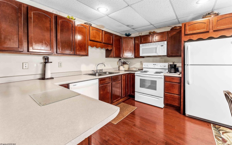 2357 Williamsburg Lane, Fairmont, West Virginia 26554, 4 Bedrooms Bedrooms, 7 Rooms Rooms,3 BathroomsBathrooms,Single Family Detached,For Sale,Williamsburg,10160103