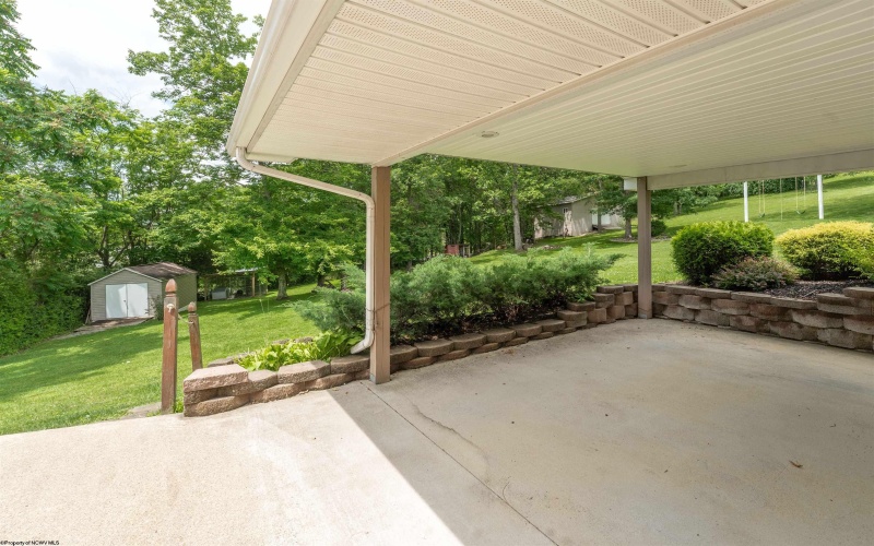 2357 Williamsburg Lane, Fairmont, West Virginia 26554, 4 Bedrooms Bedrooms, 7 Rooms Rooms,3 BathroomsBathrooms,Single Family Detached,For Sale,Williamsburg,10160103