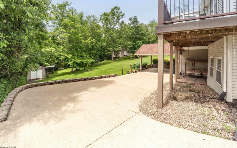 2357 Williamsburg Lane, Fairmont, West Virginia 26554, 4 Bedrooms Bedrooms, 7 Rooms Rooms,3 BathroomsBathrooms,Single Family Detached,For Sale,Williamsburg,10160103
