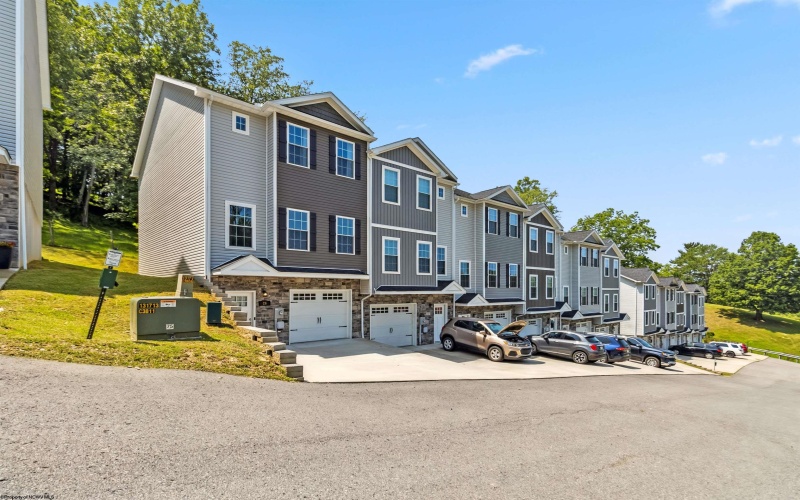 26 Misty Lane, Fairmont, West Virginia 26554, 3 Bedrooms Bedrooms, 7 Rooms Rooms,2 BathroomsBathrooms,Single Family Attached,For Sale,Misty,10160106