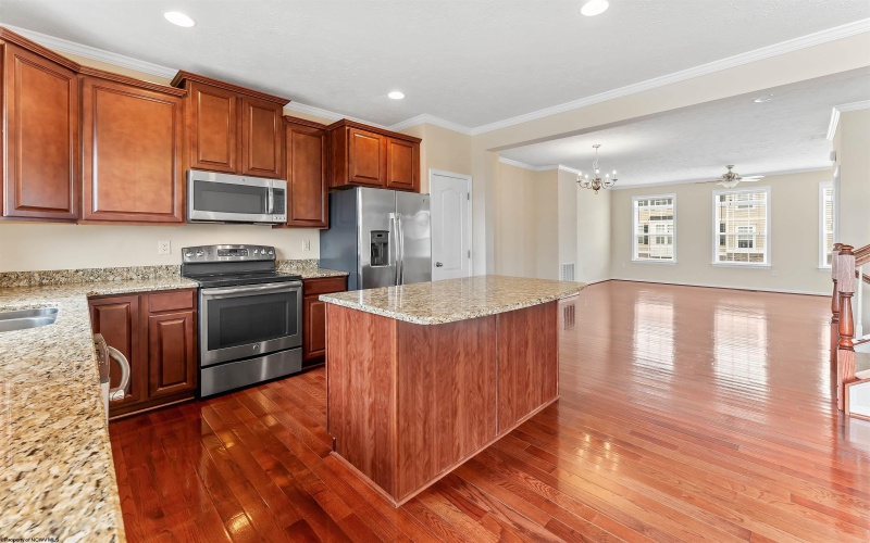 3909 Sun Way, Morgantown, West Virginia 26505, 3 Bedrooms Bedrooms, 7 Rooms Rooms,2 BathroomsBathrooms,Single Family Attached,For Sale,Sun,10160107
