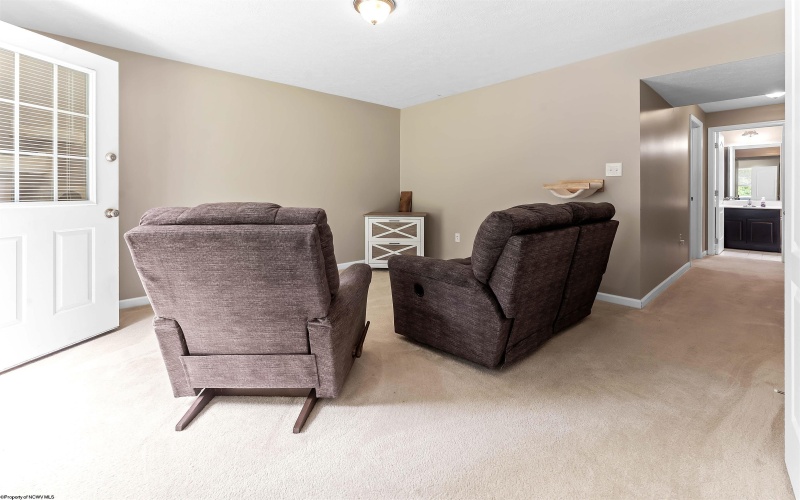 126 Auburn Drive, Morgantown, West Virginia 26501, 4 Bedrooms Bedrooms, 7 Rooms Rooms,3 BathroomsBathrooms,Single Family Attached,For Sale,Auburn,10160110