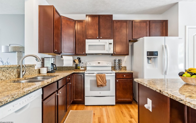 213 Treeline Lane, Morgantown, West Virginia 26508, 3 Bedrooms Bedrooms, 7 Rooms Rooms,3 BathroomsBathrooms,Single Family Attached,For Sale,Treeline,10160112