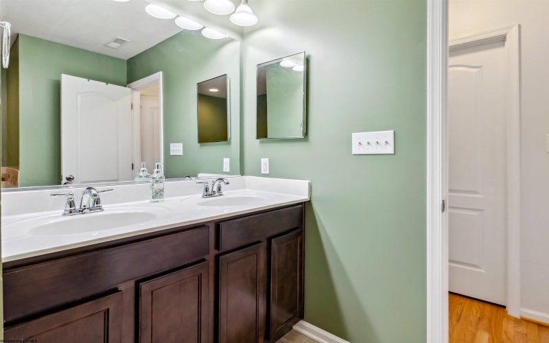 213 Treeline Lane, Morgantown, West Virginia 26508, 3 Bedrooms Bedrooms, 7 Rooms Rooms,3 BathroomsBathrooms,Single Family Attached,For Sale,Treeline,10160112
