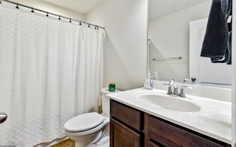 213 Treeline Lane, Morgantown, West Virginia 26508, 3 Bedrooms Bedrooms, 7 Rooms Rooms,3 BathroomsBathrooms,Single Family Attached,For Sale,Treeline,10160112