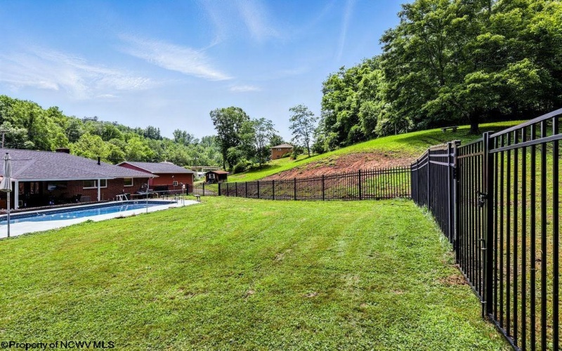 2229 Sun Valley Road, Clarksburg, West Virginia 26301, 3 Bedrooms Bedrooms, 11 Rooms Rooms,2 BathroomsBathrooms,Single Family Detached,For Sale,Sun Valley,10160097
