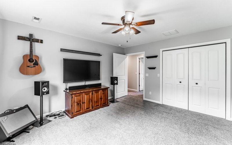 1969 Barbara Street, Pleasant Valley, West Virginia 26554, 4 Bedrooms Bedrooms, 8 Rooms Rooms,2 BathroomsBathrooms,Single Family Detached,For Sale,Barbara,10160095