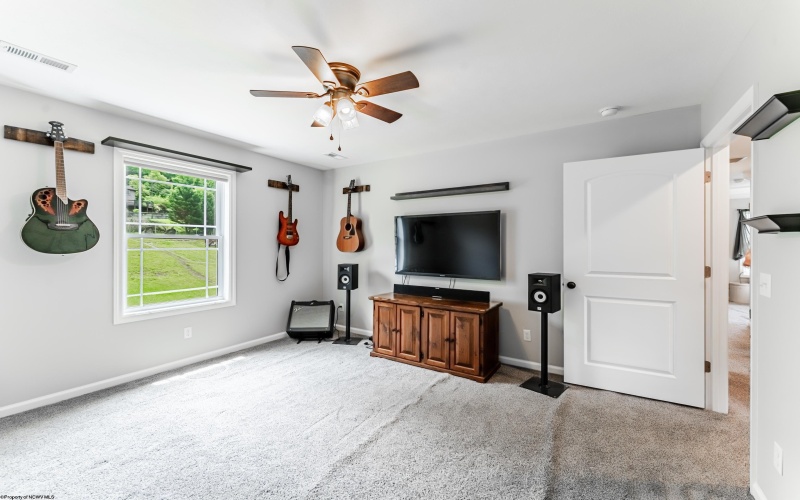 1969 Barbara Street, Pleasant Valley, West Virginia 26554, 4 Bedrooms Bedrooms, 8 Rooms Rooms,2 BathroomsBathrooms,Single Family Detached,For Sale,Barbara,10160095