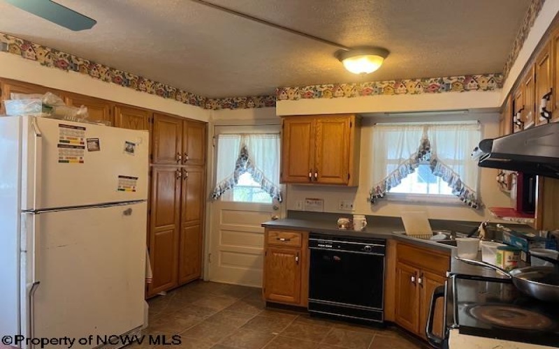 116 Russell Street, Fairmont, West Virginia 26554, 3 Bedrooms Bedrooms, 7 Rooms Rooms,2 BathroomsBathrooms,Single Family Detached,For Sale,Russell,10160091