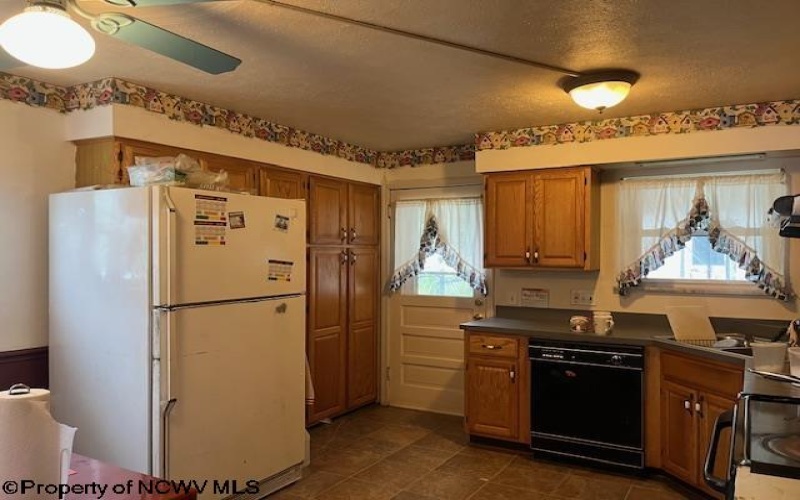 116 Russell Street, Fairmont, West Virginia 26554, 3 Bedrooms Bedrooms, 7 Rooms Rooms,2 BathroomsBathrooms,Single Family Detached,For Sale,Russell,10160091