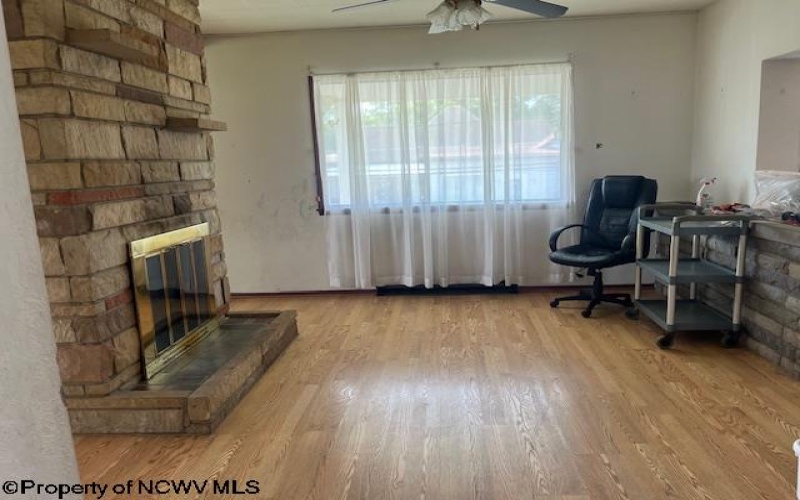 116 Russell Street, Fairmont, West Virginia 26554, 3 Bedrooms Bedrooms, 7 Rooms Rooms,2 BathroomsBathrooms,Single Family Detached,For Sale,Russell,10160091