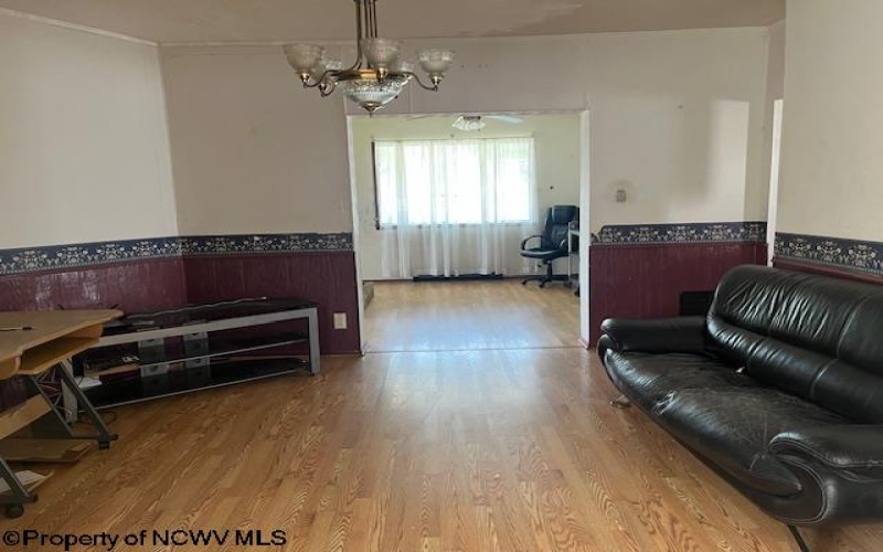 116 Russell Street, Fairmont, West Virginia 26554, 3 Bedrooms Bedrooms, 7 Rooms Rooms,2 BathroomsBathrooms,Single Family Detached,For Sale,Russell,10160091