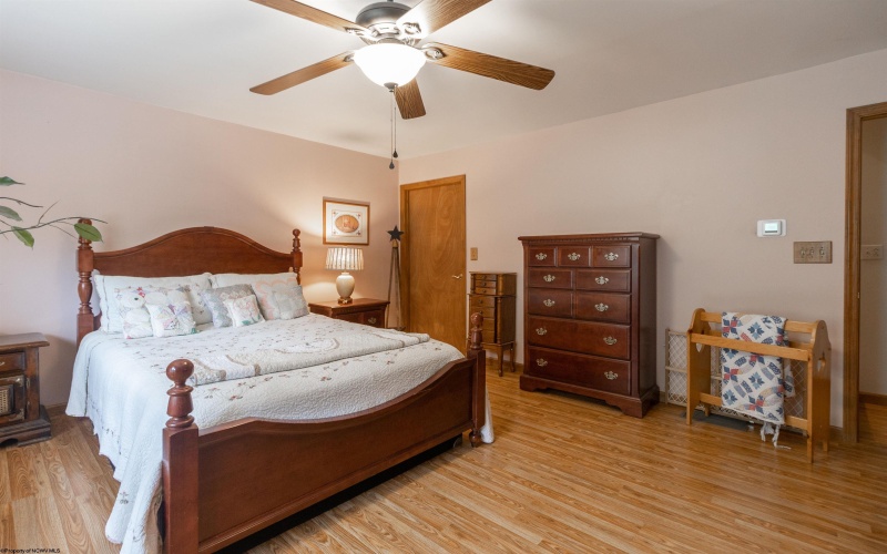 186 Green Acres Road, Clarksburg, West Virginia 26301, 5 Bedrooms Bedrooms, 6 Rooms Rooms,2 BathroomsBathrooms,Single Family Detached,For Sale,Green Acres,10160128