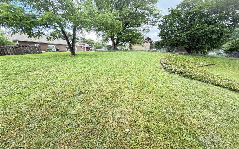 222 Blackwell Street, Bridgeport, West Virginia 26330, 4 Bedrooms Bedrooms, 7 Rooms Rooms,1 BathroomBathrooms,Single Family Detached,For Sale,Blackwell,10160113