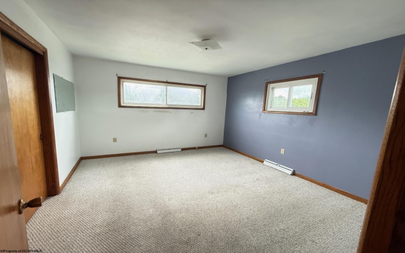 222 Blackwell Street, Bridgeport, West Virginia 26330, 4 Bedrooms Bedrooms, 7 Rooms Rooms,1 BathroomBathrooms,Single Family Detached,For Sale,Blackwell,10160113