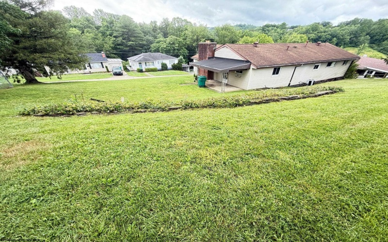 222 Blackwell Street, Bridgeport, West Virginia 26330, 4 Bedrooms Bedrooms, 7 Rooms Rooms,1 BathroomBathrooms,Single Family Detached,For Sale,Blackwell,10160113