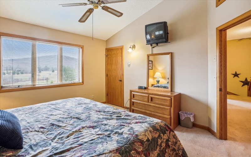 136 Deerfield Village, Davis, West Virginia 26260, 4 Bedrooms Bedrooms, 7 Rooms Rooms,3 BathroomsBathrooms,Single Family Attached,For Sale,Deerfield,10160114