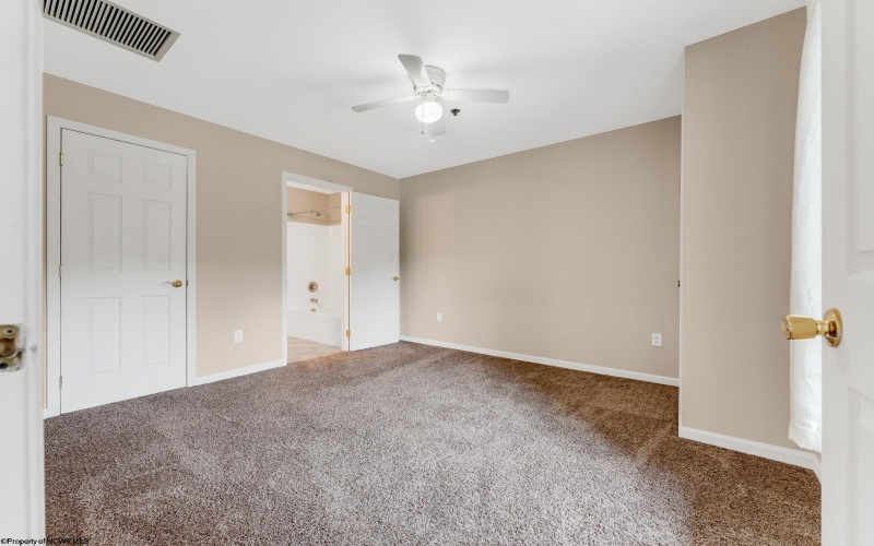 3208 University Commons Drive, Star City, West Virginia 26505, 4 Bedrooms Bedrooms, 6 Rooms Rooms,4 BathroomsBathrooms,Single Family Attached,For Sale,University Commons,10160121