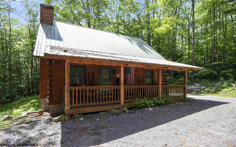 101 Pines Drive, Davis, West Virginia 26260, 2 Bedrooms Bedrooms, 6 Rooms Rooms,2 BathroomsBathrooms,Single Family Detached,For Sale,Pines,10160120