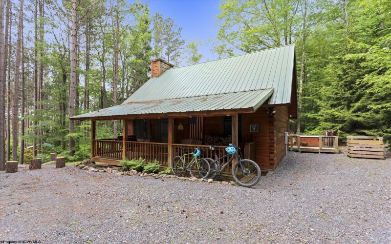 101 Pines Drive, Davis, West Virginia 26260, 2 Bedrooms Bedrooms, 6 Rooms Rooms,2 BathroomsBathrooms,Single Family Detached,For Sale,Pines,10160120