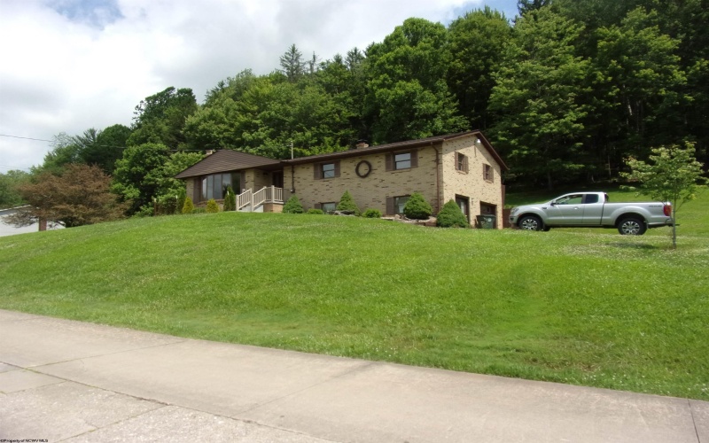 186 Eagle Street, Buckhannon, West Virginia 26201, 3 Bedrooms Bedrooms, 6 Rooms Rooms,1 BathroomBathrooms,Single Family Detached,For Sale,Eagle,10160125