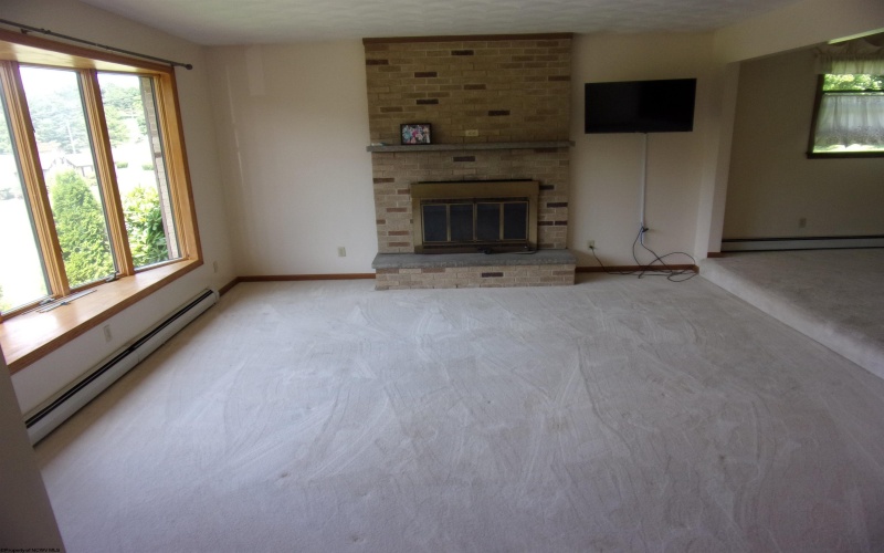 186 Eagle Street, Buckhannon, West Virginia 26201, 3 Bedrooms Bedrooms, 6 Rooms Rooms,1 BathroomBathrooms,Single Family Detached,For Sale,Eagle,10160125