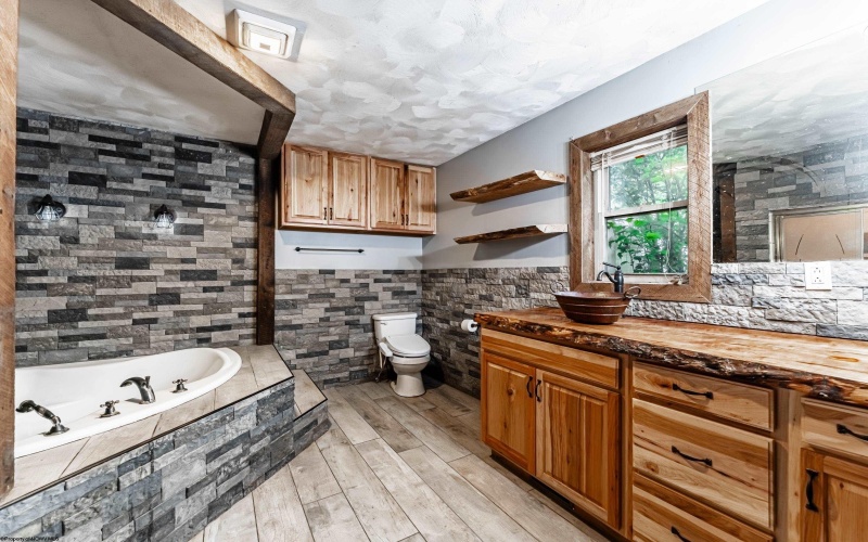 482 Buckeye Road, Core, West Virginia 26541, 5 Bedrooms Bedrooms, 9 Rooms Rooms,5 BathroomsBathrooms,Single Family Detached,For Sale,Buckeye,10160124