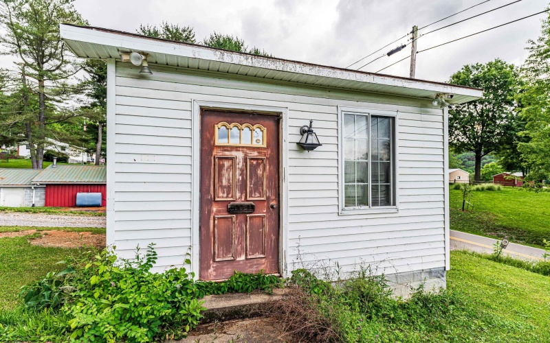 482 Buckeye Road, Core, West Virginia 26541, 5 Bedrooms Bedrooms, 9 Rooms Rooms,5 BathroomsBathrooms,Single Family Detached,For Sale,Buckeye,10160124
