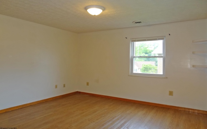 1533 Bergamont Street, Morgantown, West Virginia 26505, 3 Bedrooms Bedrooms, 5 Rooms Rooms,2 BathroomsBathrooms,Residential Rentals,For Rent,Bergamont,10160123