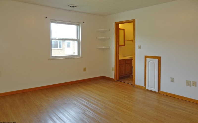 1533 Bergamont Street, Morgantown, West Virginia 26505, 3 Bedrooms Bedrooms, 5 Rooms Rooms,2 BathroomsBathrooms,Residential Rentals,For Rent,Bergamont,10160123