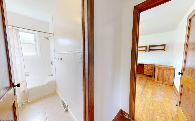 1115 LIMESTONE RUN Road, Clarksburg, West Virginia 26301, 2 Bedrooms Bedrooms, 7 Rooms Rooms,1 BathroomBathrooms,Single Family Detached,For Sale,LIMESTONE RUN,10160130