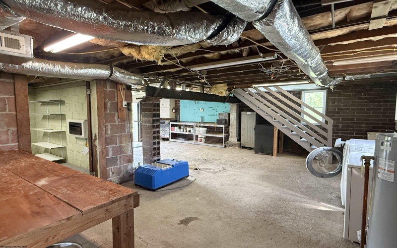 1115 LIMESTONE RUN Road, Clarksburg, West Virginia 26301, 2 Bedrooms Bedrooms, 7 Rooms Rooms,1 BathroomBathrooms,Single Family Detached,For Sale,LIMESTONE RUN,10160130