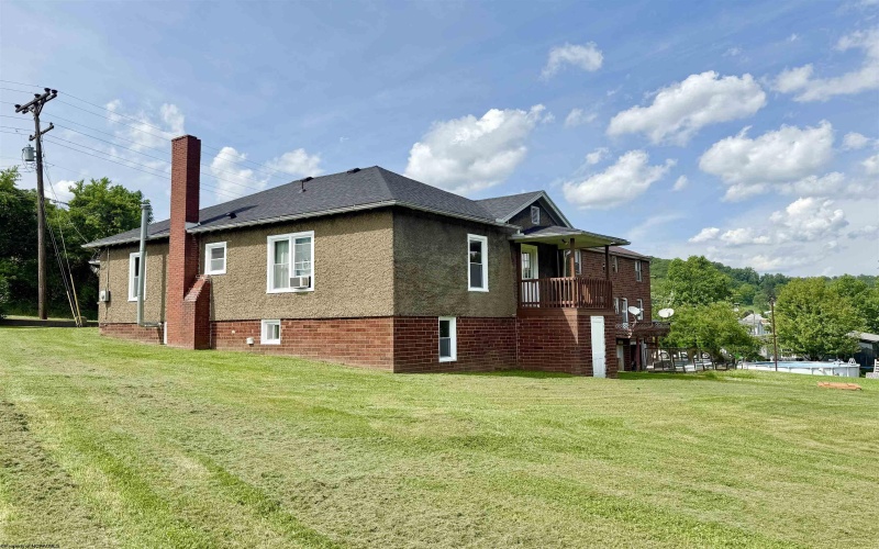 1115 LIMESTONE RUN Road, Clarksburg, West Virginia 26301, 2 Bedrooms Bedrooms, 7 Rooms Rooms,1 BathroomBathrooms,Single Family Detached,For Sale,LIMESTONE RUN,10160130
