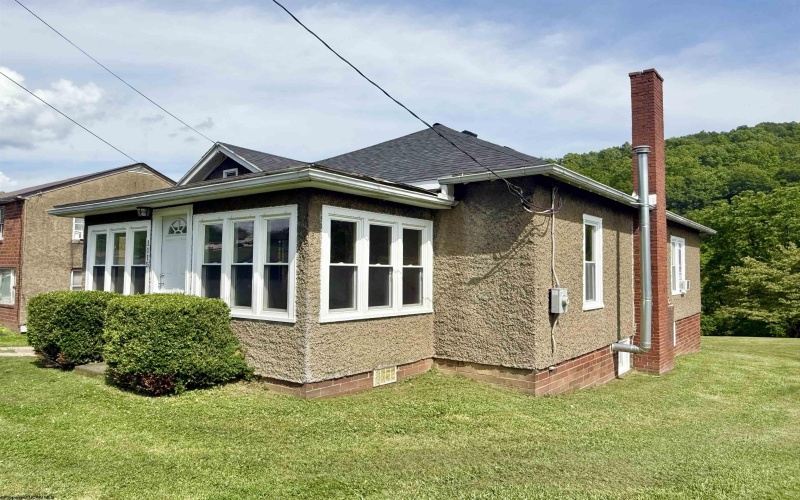 1115 LIMESTONE RUN Road, Clarksburg, West Virginia 26301, 2 Bedrooms Bedrooms, 7 Rooms Rooms,1 BathroomBathrooms,Single Family Detached,For Sale,LIMESTONE RUN,10160130