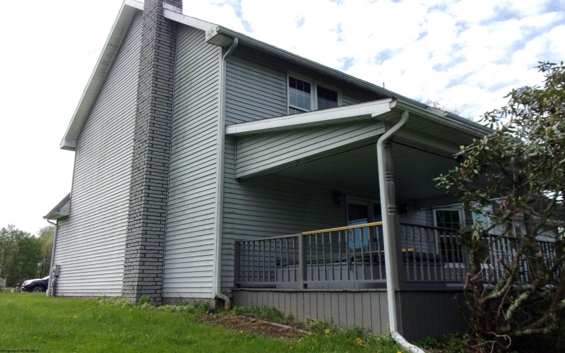208 Parkview Circle, Kingwood, West Virginia 26537, 5 Bedrooms Bedrooms, 12 Rooms Rooms,2 BathroomsBathrooms,Single Family Detached,For Sale,Parkview,10160129