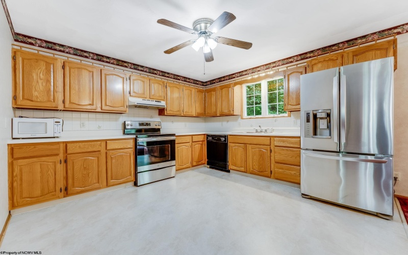 1005 Primrose Lane, Morgantown, West Virginia 26505, 2 Bedrooms Bedrooms, 5 Rooms Rooms,1 BathroomBathrooms,Single Family Detached,For Sale,Primrose,10160136