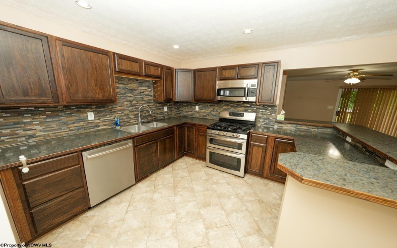 103 Apolla Drive, Morgantown, West Virginia 26501, 4 Bedrooms Bedrooms, 7 Rooms Rooms,2 BathroomsBathrooms,Single Family Detached,For Sale,Apolla,10160134