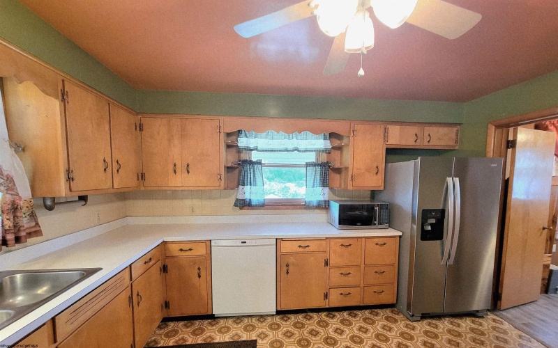 704 Stewart Street, Shinnston, West Virginia 26431, 3 Bedrooms Bedrooms, 6 Rooms Rooms,2 BathroomsBathrooms,Single Family Detached,For Sale,Stewart,10160141