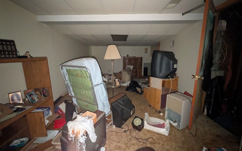 122 Chestnut Street, Fairmont, West Virginia 26554, 2 Bedrooms Bedrooms, 5 Rooms Rooms,1 BathroomBathrooms,Single Family Detached,For Sale,Chestnut,10160142