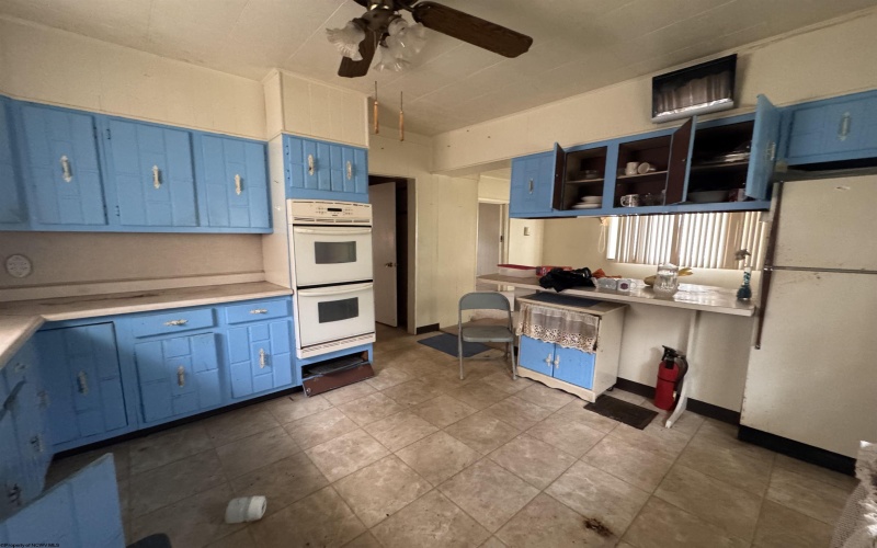 122 Chestnut Street, Fairmont, West Virginia 26554, 2 Bedrooms Bedrooms, 5 Rooms Rooms,1 BathroomBathrooms,Single Family Detached,For Sale,Chestnut,10160142