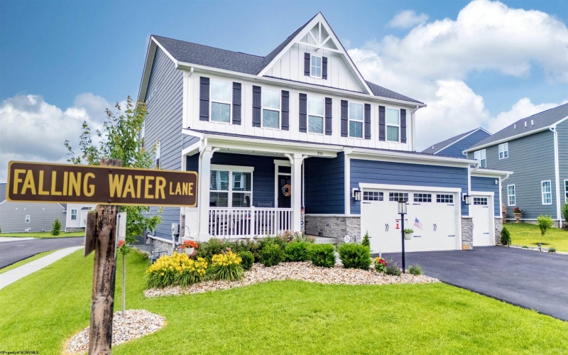 204 Falling Water Lane, Morgantown, West Virginia 26508, 4 Bedrooms Bedrooms, 8 Rooms Rooms,3 BathroomsBathrooms,Single Family Detached,For Sale,Falling Water,10160164