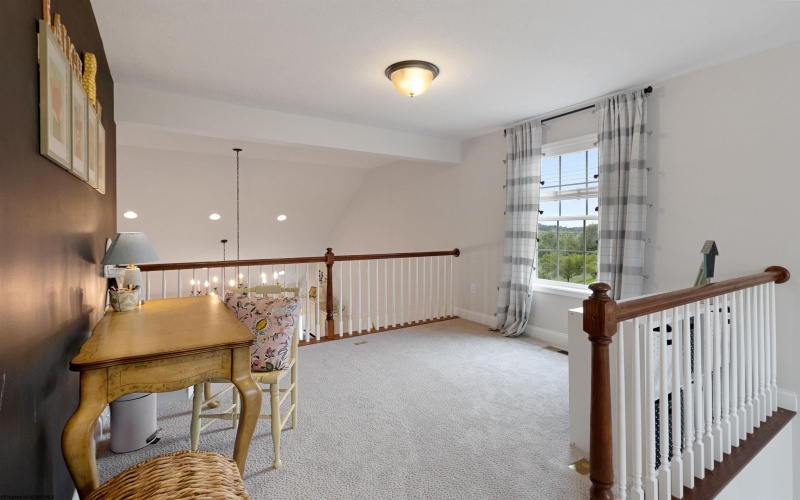 211 Berkshire Circle, Bridgeport, West Virginia 26330, 4 Bedrooms Bedrooms, 14 Rooms Rooms,2 BathroomsBathrooms,Single Family Attached,For Sale,Berkshire,10160146