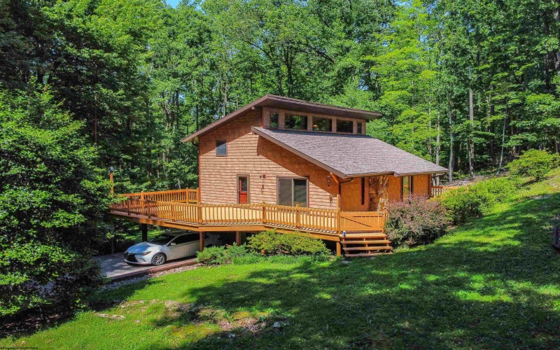 229 Brown Road, Grafton, West Virginia 26354, 3 Bedrooms Bedrooms, 10 Rooms Rooms,3 BathroomsBathrooms,Single Family Detached,For Sale,Brown,10160163