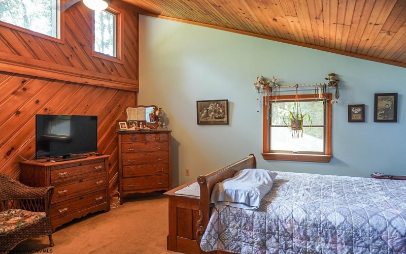229 Brown Road, Grafton, West Virginia 26354, 3 Bedrooms Bedrooms, 10 Rooms Rooms,3 BathroomsBathrooms,Single Family Detached,For Sale,Brown,10160163