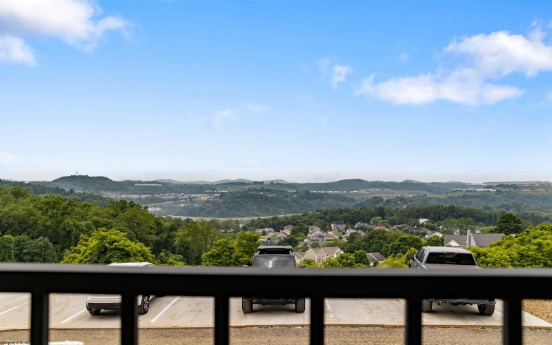 246 Horizon View Road, Westover, West Virginia 26501, 3 Bedrooms Bedrooms, 7 Rooms Rooms,3 BathroomsBathrooms,Single Family Attached,For Sale,Horizon View,10160159