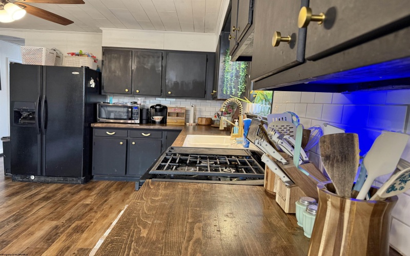 307 Seventh Avenue, Burnsville, West Virginia 26335, 3 Bedrooms Bedrooms, 6 Rooms Rooms,2 BathroomsBathrooms,Single Family Detached,For Sale,Seventh,10160162