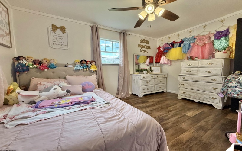 307 Seventh Avenue, Burnsville, West Virginia 26335, 3 Bedrooms Bedrooms, 6 Rooms Rooms,2 BathroomsBathrooms,Single Family Detached,For Sale,Seventh,10160162