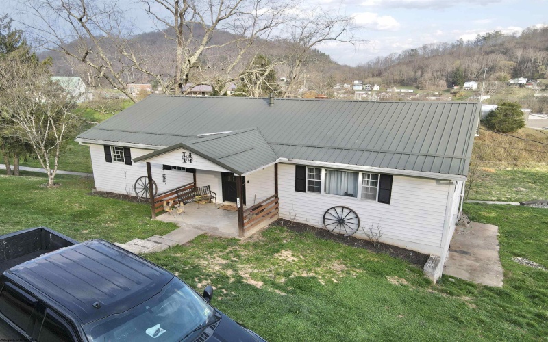 307 Seventh Avenue, Burnsville, West Virginia 26335, 3 Bedrooms Bedrooms, 6 Rooms Rooms,2 BathroomsBathrooms,Single Family Detached,For Sale,Seventh,10160162